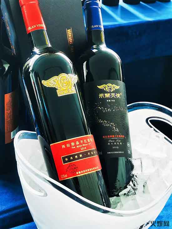 新疆焉耆盆地葡萄酒產(chǎn)業(yè)推介會在成都成功召開 新疆焉耆盆地葡萄酒產(chǎn)業(yè)推介會在成都成功召開