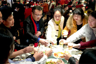 �ο��cʳƷ�W(w��ng)�e��ͬף���ل�(chu��ng)�x����