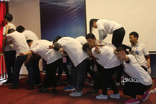 �𱬾W(w��ng)�F(tu��n)�(du��)�����Ӗ(x��n)�I(y��ng)�L(f��ng)��չʾ��վ�ھ��˵ļ�������(hu��)���ĸ��h(yu��n)��