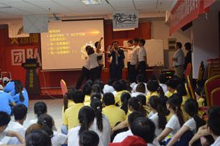 ��(zh��n)���������ھ������F(tu��n)�(du��)�f(xi��)�����҂��o(w��)η�o(w��)����